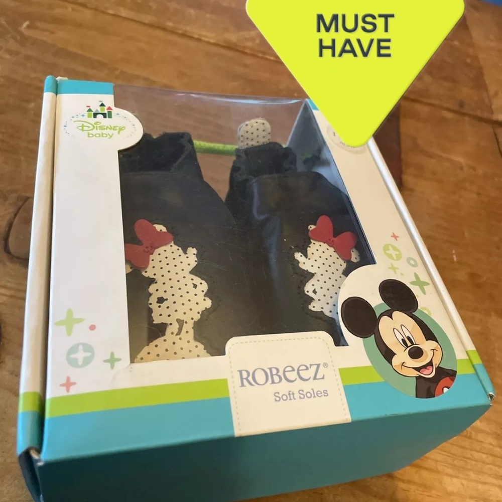 Robeez NWT  pair of shoes in leather.